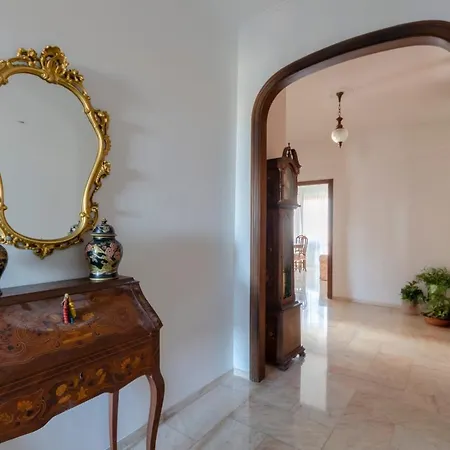 Altido Front Sea Apt With Big Terrace In Apartman