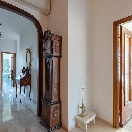 Altido Front Sea Apt With Big Terrace In Apartman *