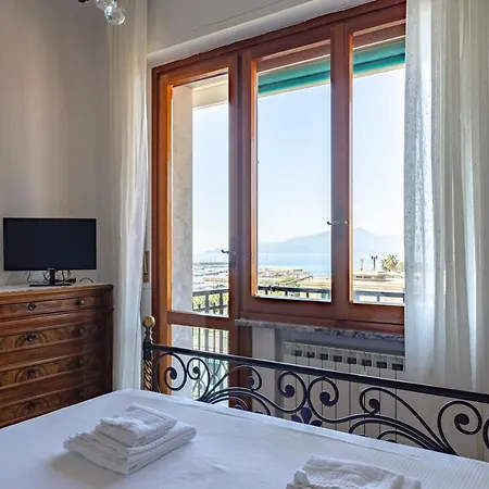Altido Front Sea Apt With Big Terrace In