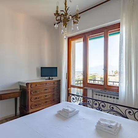 Altido Front Sea Apt With Big Terrace In *